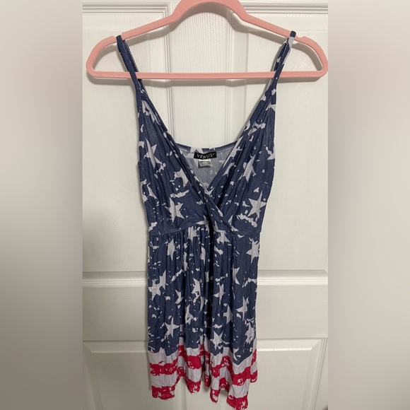 VENUS Dresses & Skirts - VENUS Patriotic Blue and White Star Print Mini Dress with Red Trim